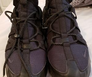 Selling a good pair of Nike's